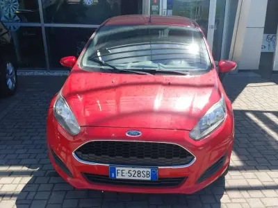 Usata Ford Fiesta 60 CV (44 kW) 2016 Rosso Utilitaria
