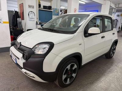 Usata Fiat Panda Cross Cross 69 CV (50 kW) 2023 Blu/azzurro Utilitaria