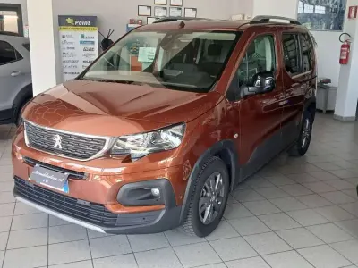 Usata Peugeot Rifter Allure 131 CV (96 kW) 2022 Marrone Monovolume
