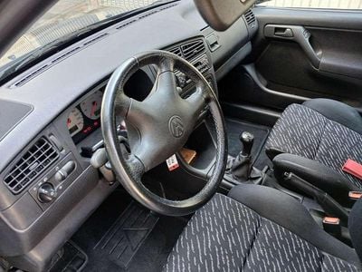 Usata VW Golf Cabriolet 101 CV (74 kW) 1998 Cabrio