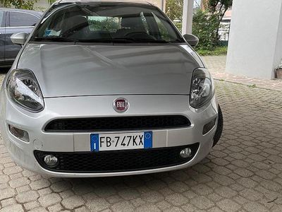 Usata Fiat Punto Lounge 85 CV (62 kW) 2015 Grigio Berlina