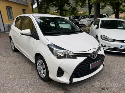 Gebraucht Toyota Yaris Lounge 69 PS (50 kW) 2016 Weiß Limousine