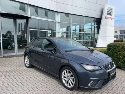 Usata Seat Ibiza FR 95 CV (69 kW) 2025 Grigio magnetico Utilitaria