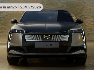Nuova DS Automobiles N°8 103 kW (141 CV) 2025 Argento SUV