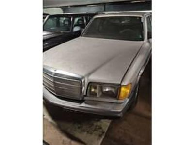 Usata Mercedes 300 125 CV (91 kW) 1982 Grigio Berlina