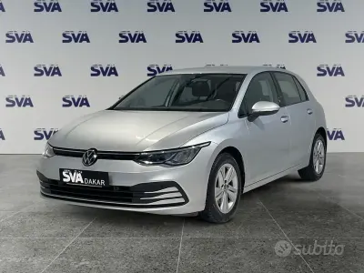 Usata VW Golf VIII Life 110 CV (80 kW) 2023 Grigio Berlina