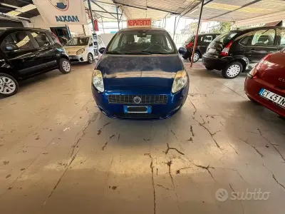 Usata Fiat Grande Punto Dynamic 90 CV (66 kW) 2007 Bluazzurro Utilitaria