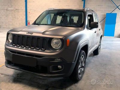 Usata Jeep Renegade Night Eagle 140 CV (102 kW) 2016 Grigio SUV