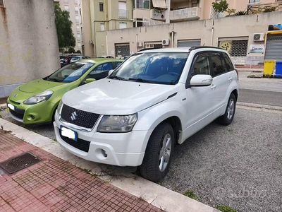 Usata Suzuki Grand Vitara 129 CV (94 kW) 2010 Bianco SUV