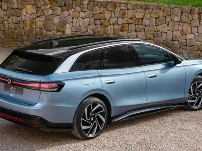 Usata VW ID.7 Pro 88 kW (121 CV) 2024 Argento Station wagon