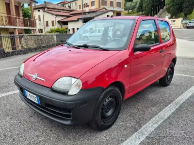 Usata Fiat 600 60 CV (44 kW) 2009 Rosso Utilitaria