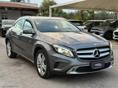 Usado Mercedes GLA200 136 CV (100 kW) 2014 Gris SUV