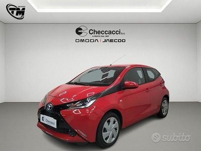 Usata Toyota Aygo Cool 69 CV (50 kW) 2015 Rosso Utilitaria
