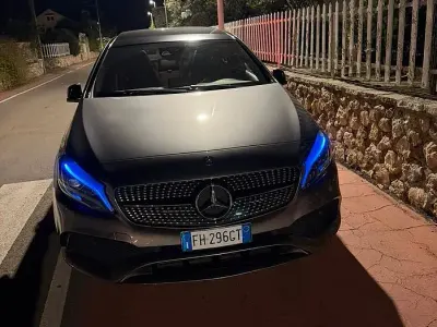 Usata Mercedes A200 136 CV (100 kW) 2017 Grigio Berlina