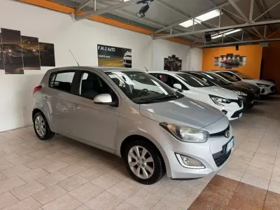 Usata Hyundai i20 Edition 85 CV (62 kW) 2013 Grigio Utilitaria