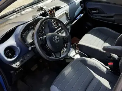 Usata Toyota Yaris Hybrid Edition 73 CV (53 kW) 2017 Berlina