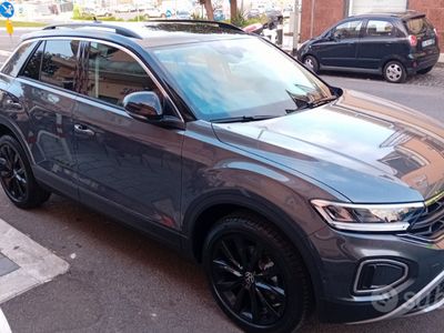 Usata VW T-Roc 116 CV (85 kW) 2024 Grigio SUV
