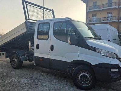 Usata Iveco Daily 116 CV (85 kW) 2017 Bianco / pastello Berlina