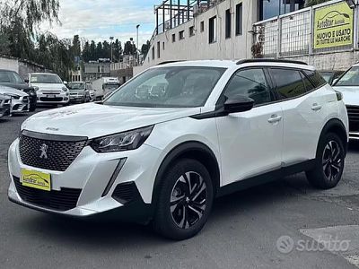 Usata Peugeot 2008 Allure 110 CV (80 kW) 2022 Bianco SUV