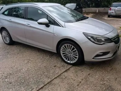 Usata Opel Astra Innovation 136 CV (100 kW) 2016 Argento Station wagon
