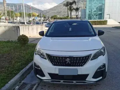 Usata Peugeot 3008 Crossway 131 CV (96 kW) 2018 Bianco SUV