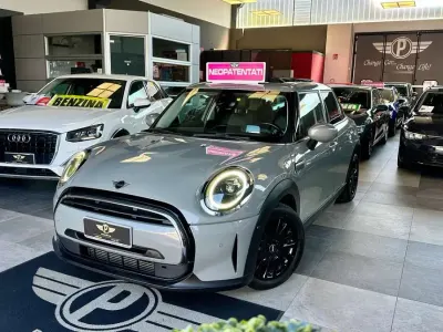 Usata Mini ONE Classic 75 CV (55 kW) 2021 Moonwalk grey metallizzato Utilitaria