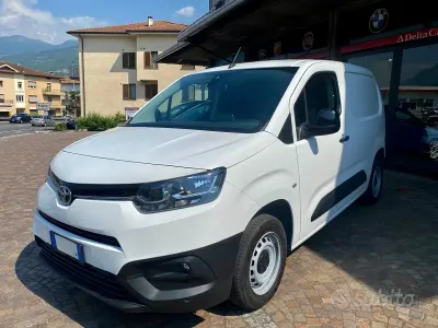 Usata Toyota Proace City City 102 CV (75 kW) 2022 Bianco Monovolume