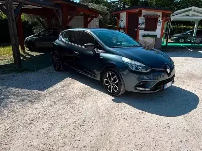 Usata Renault Clio IV 90 CV (66 kW) 2018 Grigio Berlina