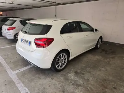 Usata Mercedes A180 109 CV (80 kW) 2016 Bianco Utilitaria