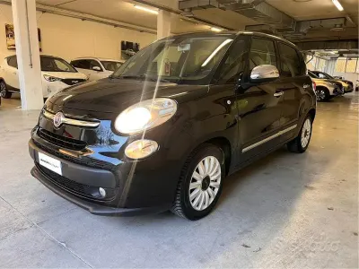 Begagnad Fiat 500L Pop Star 95 HK (69 kW) 2017 Svart Minibuss