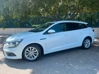 Usata Renault Mégane GrandTour 110 CV (80 kW) 2017 Bianco Station wagon
