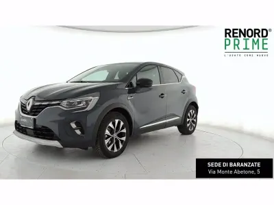 Usata Renault Captur Techno 160 CV (117 kW) 2023 Blue marine SUV