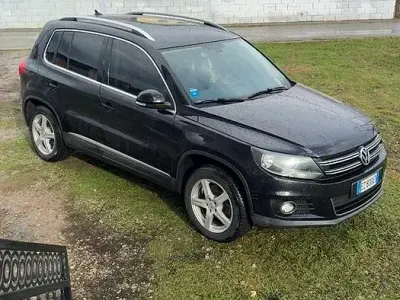 Gebraucht VW Tiguan Sportline 140 PS (102 kW) 2015 Schwarz SUV