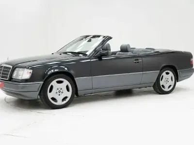 Usata Mercedes E220 150 CV (110 kW) 1994 Altri Cabrio