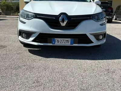 Usata Renault Mégane GrandTour Bose Edition 110 CV (80 kW) 2018 Bianco Station wagon