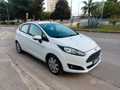 Usado Ford Fiesta 75 HP (55 kW) 2015 Branco Citadino