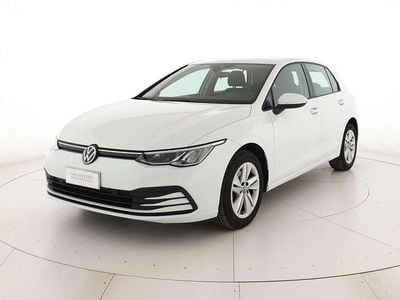 Usata VW Golf VIII Life 116 CV (85 kW) 2022 Pure white Berlina