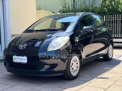 Usata Toyota Yaris Sol 69 CV (50 kW) 2008 Grigio Utilitaria