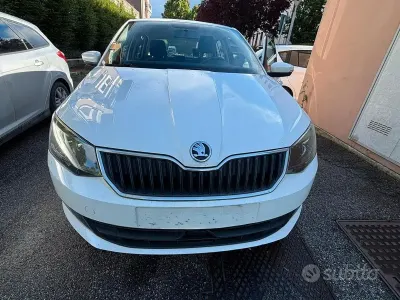 Usata Skoda Fabia Ambition 75 CV (55 kW) 2017 Bianco Berlina