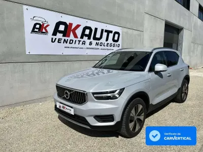 Usata Volvo XC40 Inscription 211 CV (155 kW) 2021 Argento SUV