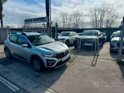 Käytetty Dacia Sandero Stepway 101 HP (74 kW) 2021 Harmaa Sedan