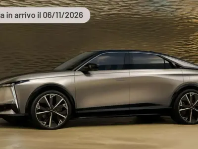 Nuova DS Automobiles N°8 105 kW (143 CV) 2025 Argento SUV