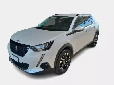 Begagnad Peugeot 2008 Allure 110 HK (80 kW) 2021 Vit SUV