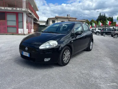 Usata Fiat Grande Punto Emotion 90 CV (66 kW) 2006 Nero Utilitaria