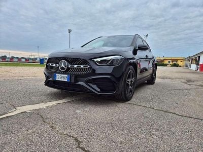 Usata Mercedes 200 150 CV (110 kW) 2024 Nero SUV