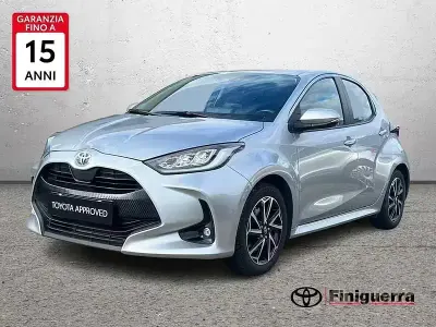Usata Toyota Yaris Hybrid Trend 116 CV (85 kW) 2022 Grigio Berlina
