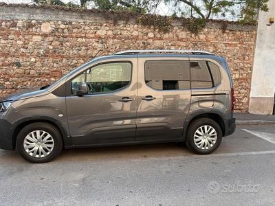 Usata Peugeot Rifter 131 CV (96 kW) 2020 Grigio Monovolume