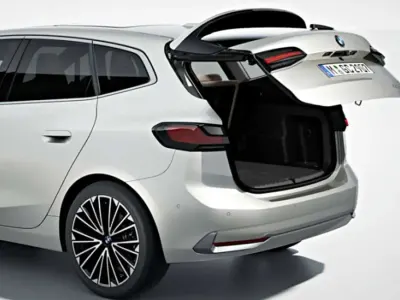 Usata BMW 220 Active Tourer Efficient Dynamics 170 CV (125 kW) 2024 Argento Monovolume