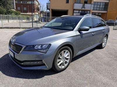 Usata Skoda Superb Executive 156 CV (114 kW) 2021 Grigio Station wagon