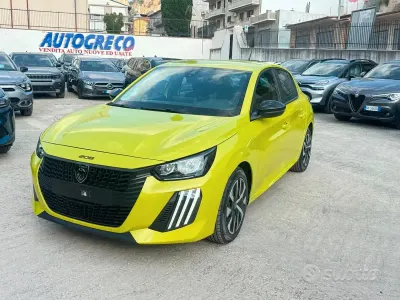 Usata Peugeot 208 Active 101 CV (74 kW) 2024 Verde Utilitaria